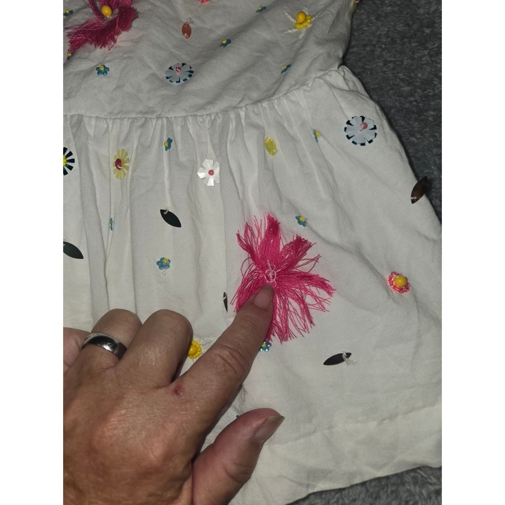 Crown & Ivy Floral Embroidered Peplum Top Sleeveless White XS Smocked Fairy - Picture 2 of 8